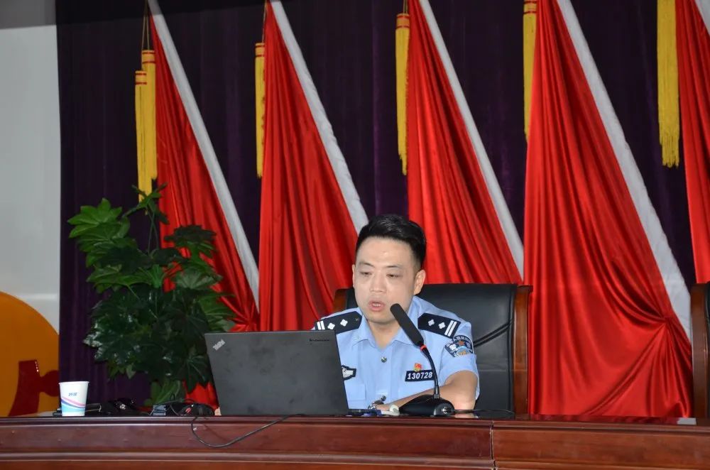 *疆新**铁警教您练成火眼睛睛！看穿那些坑蒙拐骗！