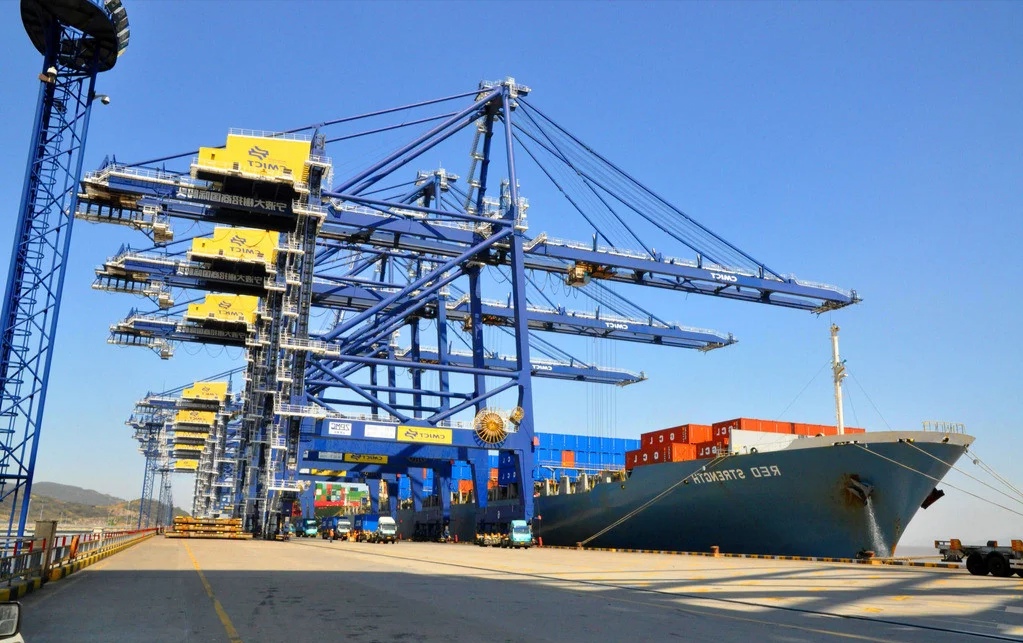 外行看内存，内行看运存，然而真正懂行的人看这些。