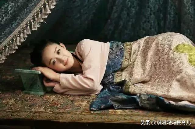 “妈妈，你怎么把我的头睡扁了？”宝宝的圆头or扁头到底哪个好？