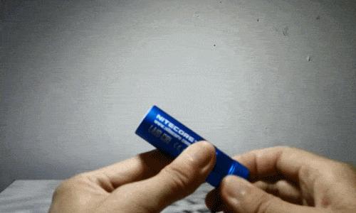 唇膏也能当手电用了？解放双手轻松露营，奈特科尔LA10