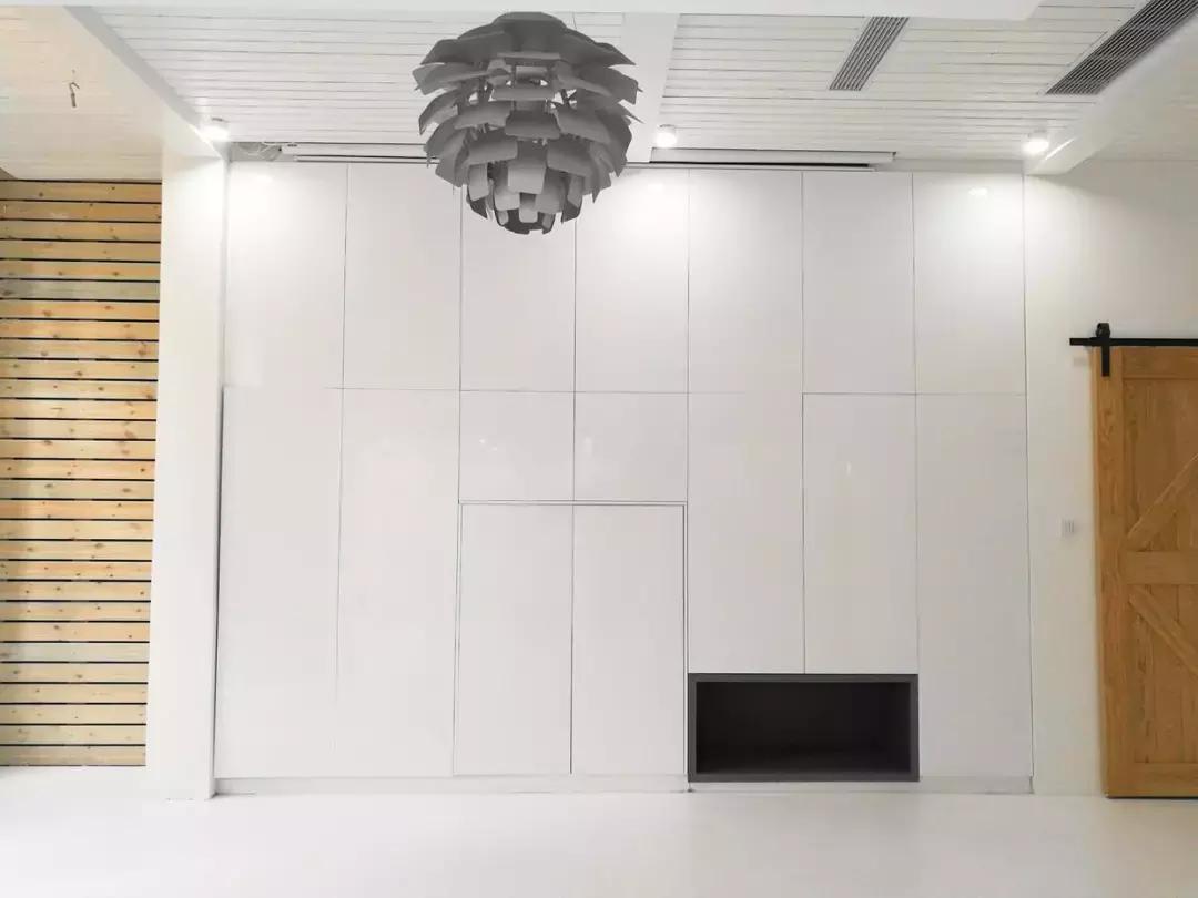 为了女儿买76㎡学区房，改造后竟被隔出8间房！客厅就有40㎡