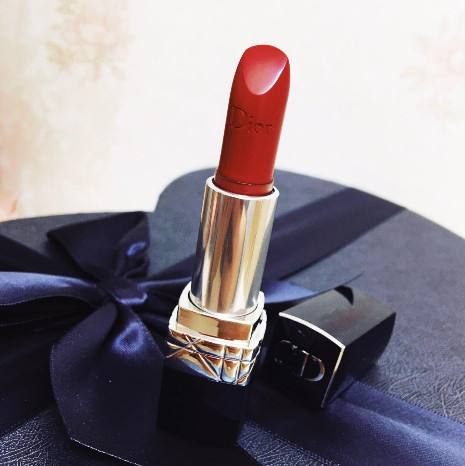 红色和橘色哪个耐脏,红色和橘色口红