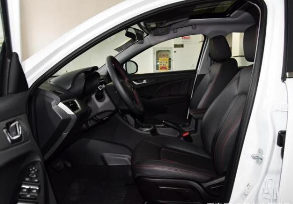 国产奇瑞-艾瑞泽7，大家觉得它怎么样？一起了解一下