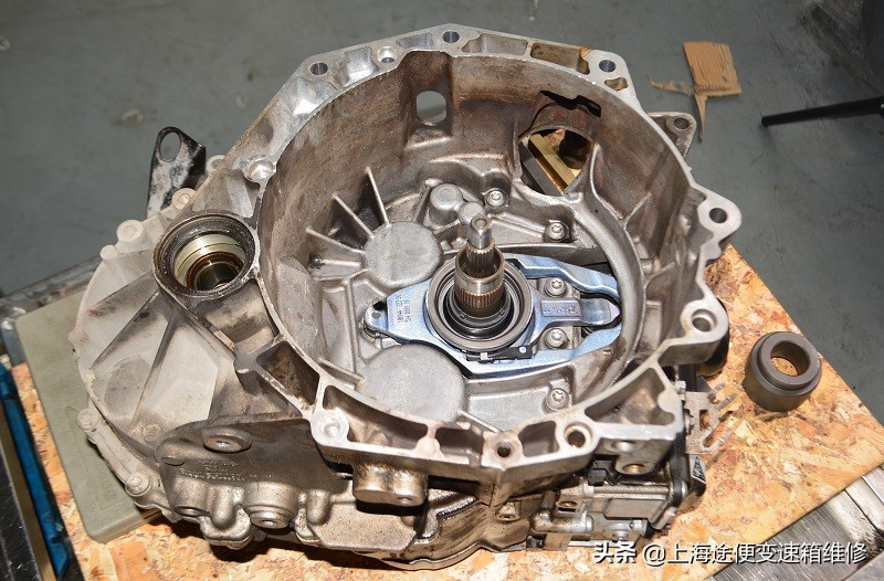 高尔夫dq200干式双离合报6挡故障,高尔夫dq250变速箱