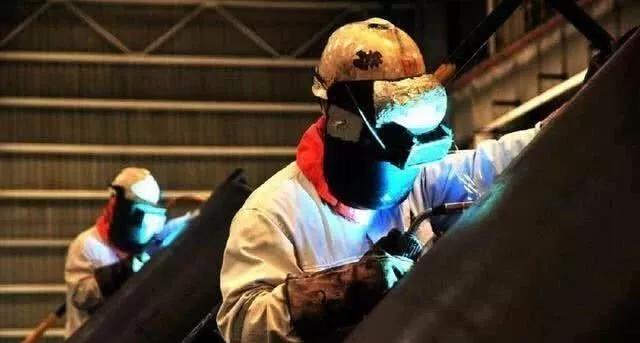 焊工师傅工资一般多少钱,初级焊工一般工资多少