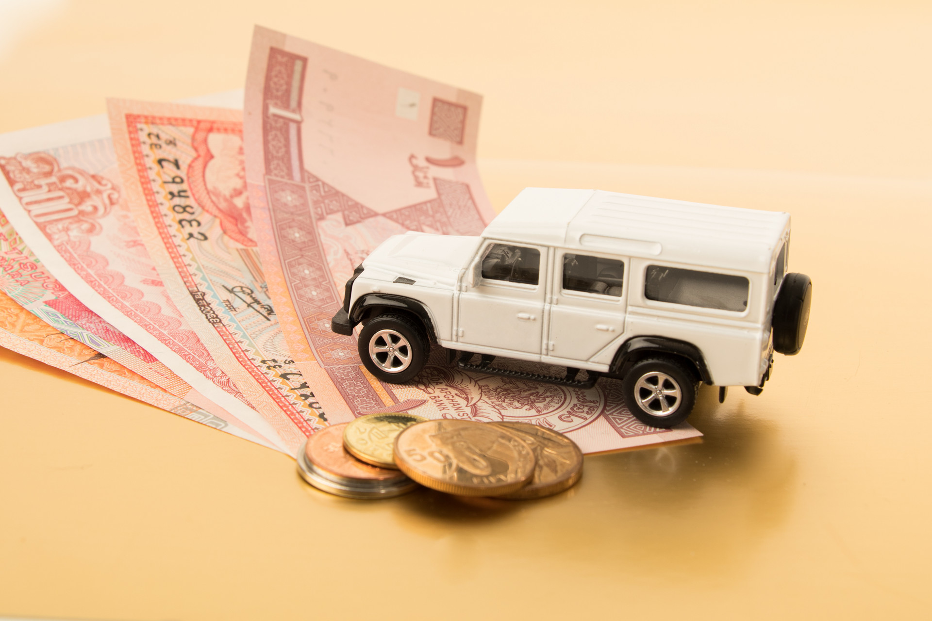 多家车企降价车市打响年终价格战,双12优惠活动全车型