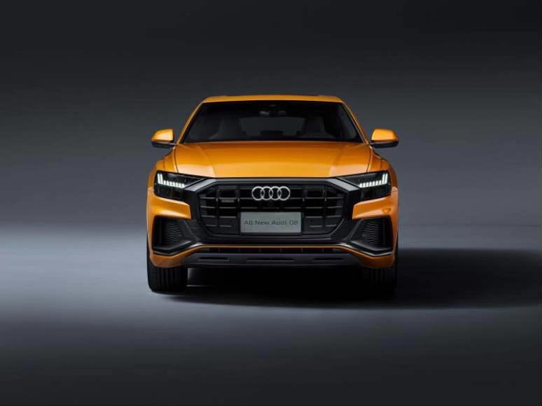 奥迪q8l霍希版落地价,奥迪q8纳瓦拉蓝落地价