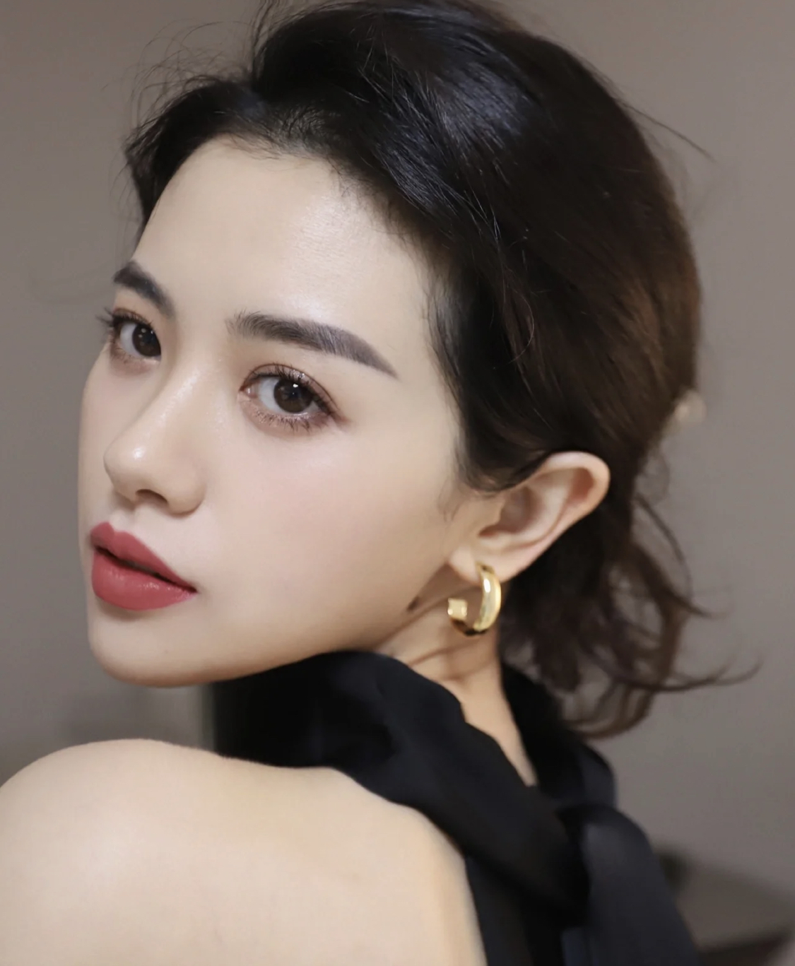 冬天口红推荐美宝莲,冬天适合什么样的口红