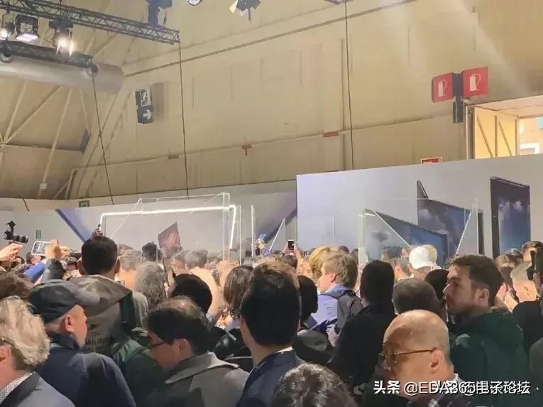 华为折叠屏手机p50发布,华为折叠侧拉手机发布