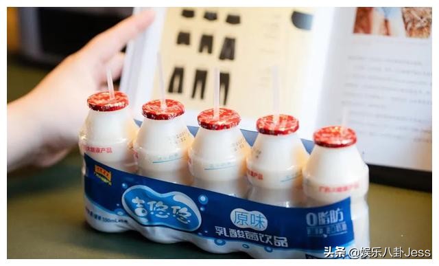 在李佳琦直播间买零食，是个划算的选择吗？