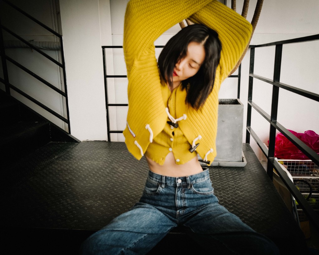 刘雯冬季羊羔毛皮衣街拍穿搭,羊绒秋冬穿搭