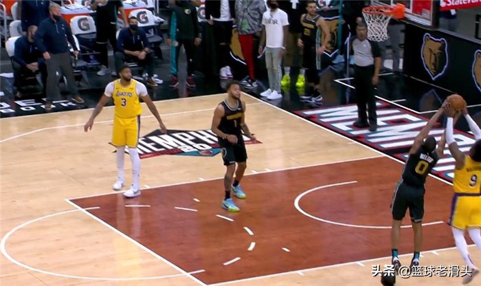 湖人一分绝杀灰熊,灰熊狂胜49分