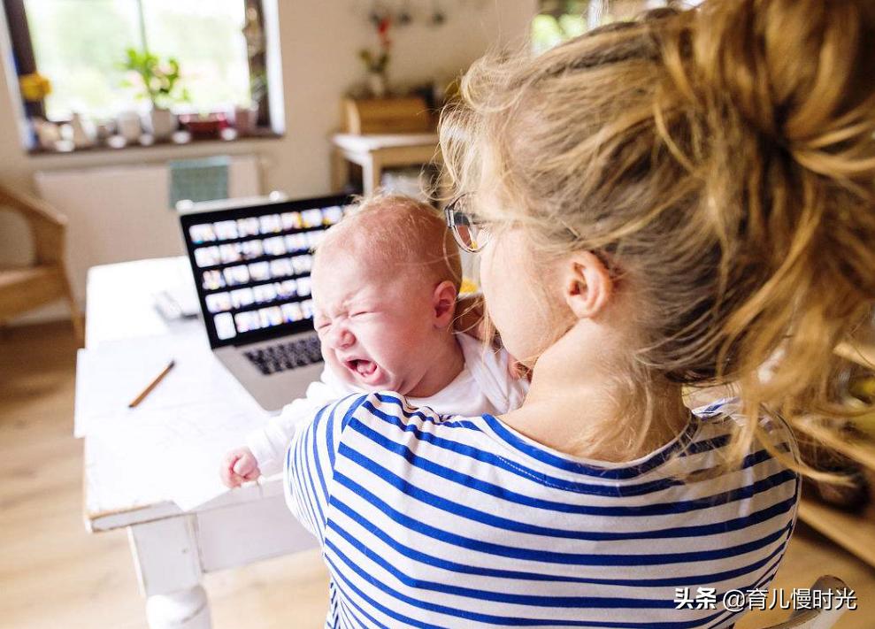 月嫂走后宝宝哭闹不睡觉怎么回事,月嫂一走就哭怎么回事