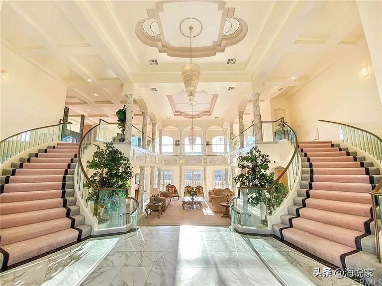 钻石吧离洛杉矶市区多远,钻石吧