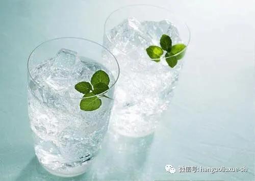 ｛韩国冷知识｝“多喝冷水”韩国小姐姐冬天光腿的终极奥秘是？！