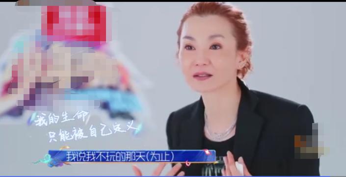 张曼玉综艺节目哭了,张曼玉哭着哭着就笑了采访