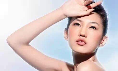 秋冬换季肌肤如何护理,冬季肌肤保湿护理步骤