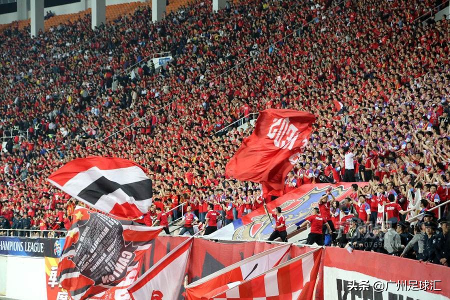 恒大主场球迷粤语口号,广州恒大球迷场外助威