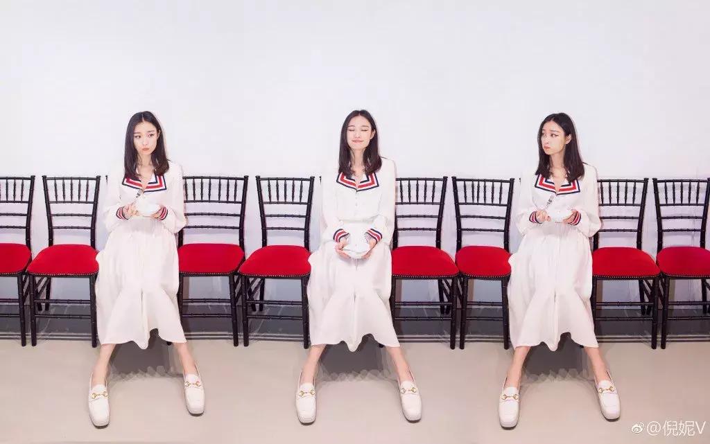 裙子平底鞋,搭黑色平底鞋的裙子怎么搭配