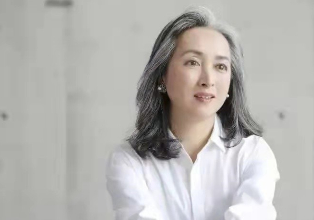 白发越来越多吃什么可以改善,白发越来越多有什么好办法