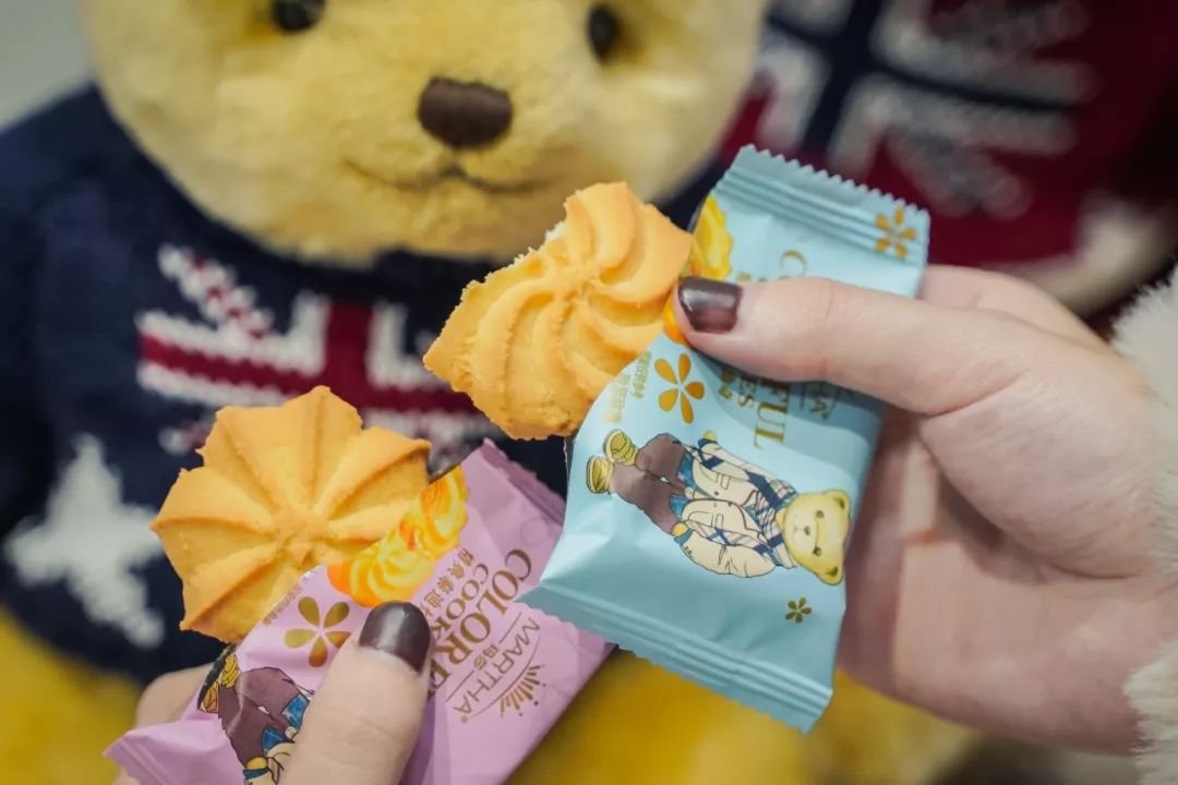 告别东方明珠、城隍庙，来上海这家暗藏100只泰迪的奶茶店