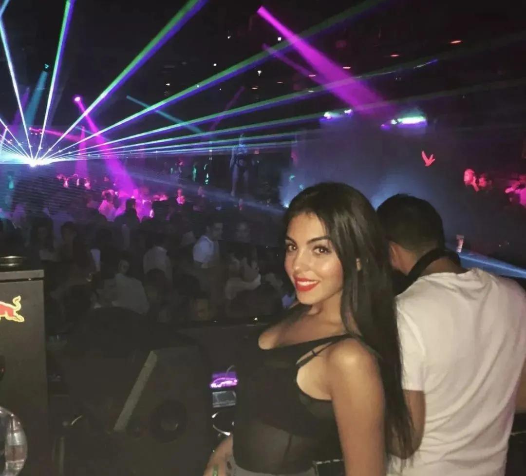 最牛柜姐,国内最牛的柜姐