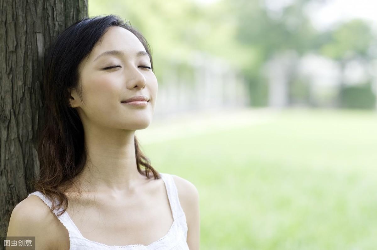 一个高情商的人要学会非暴力沟通,说着伤人的话做着暖心的事