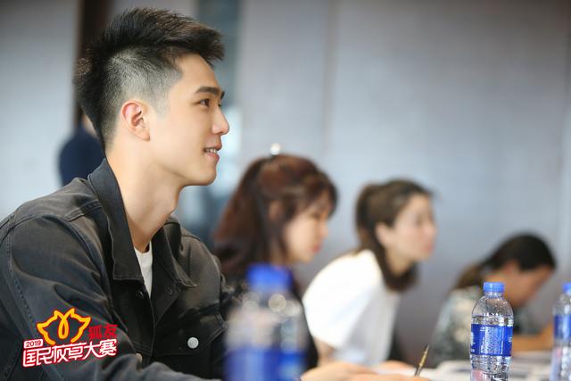 江南帅哥温柔*击狙**你心！“狐友国民校草”大赛杭州站海选进行时