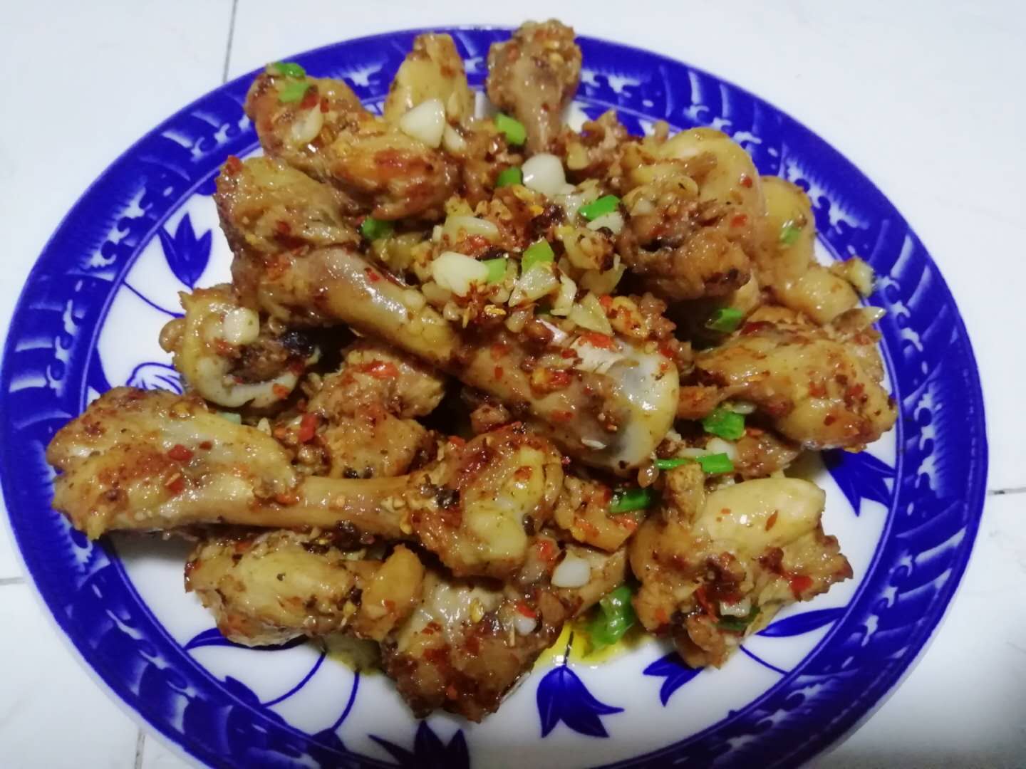 怎么做炸鸡腿不费油大鸡腿,如何炸鸡腿才能使鸡腿好吃