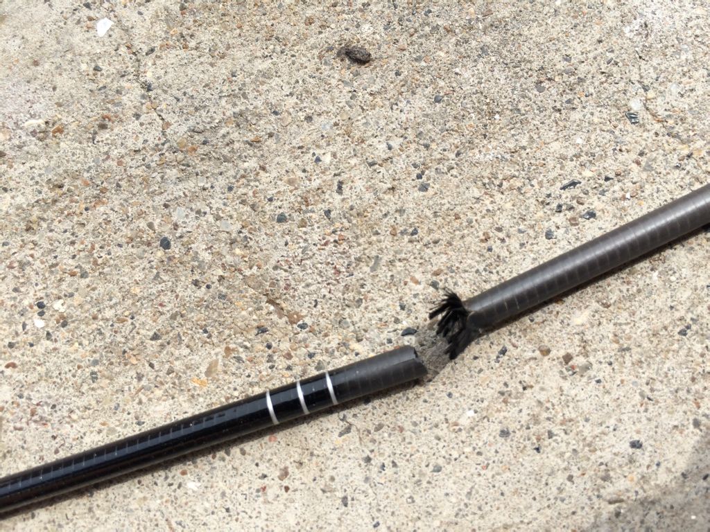 钓鱼的恶劣行为,经常钓大鱼对鱼竿有伤害吗