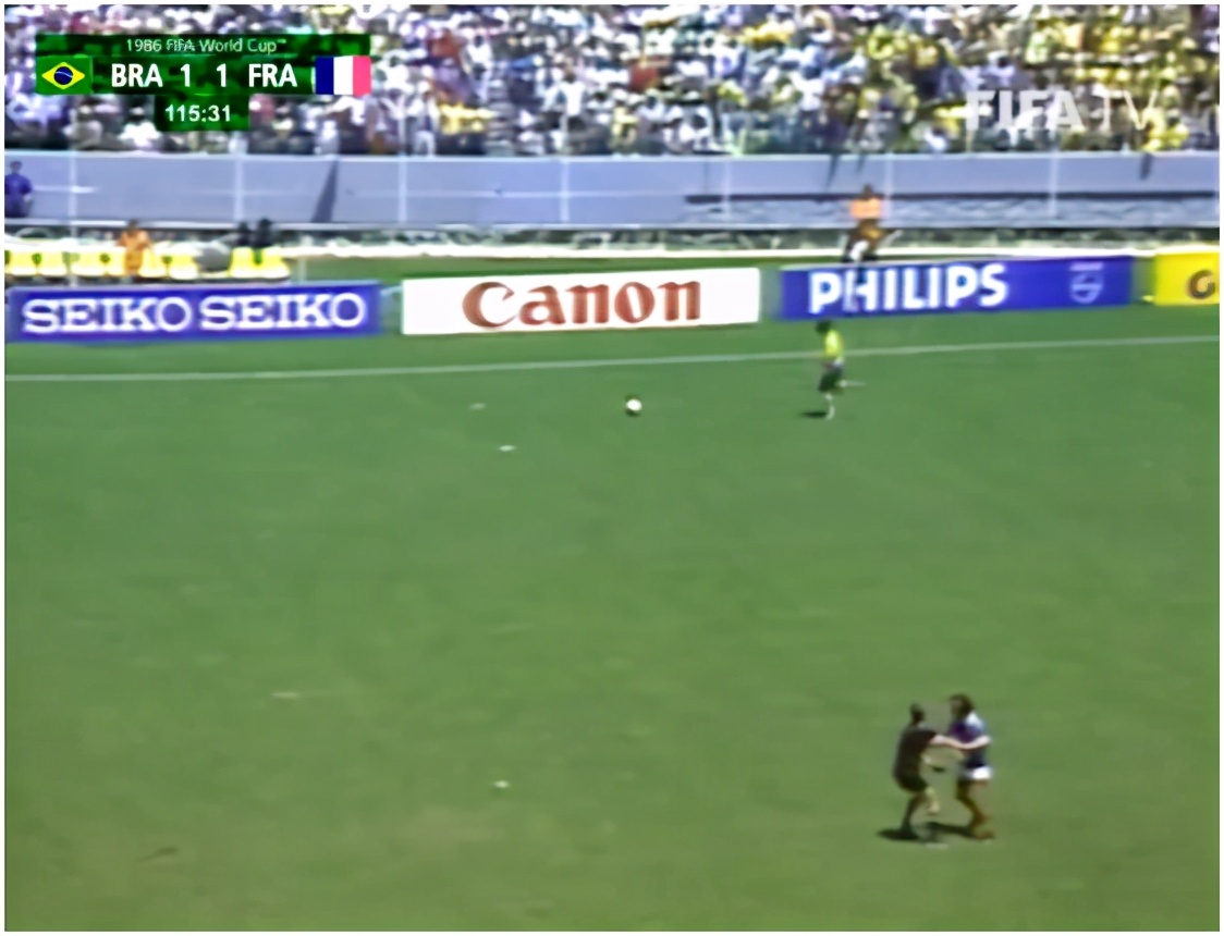 1986法国巴西经典之战,2006世界杯法国1-0巴西比赛图片