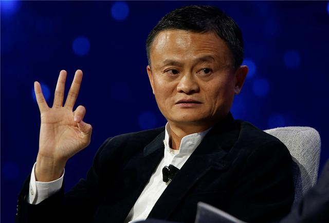 22岁守寡的申通创始人陈小英,快递女王陈小英雨伞