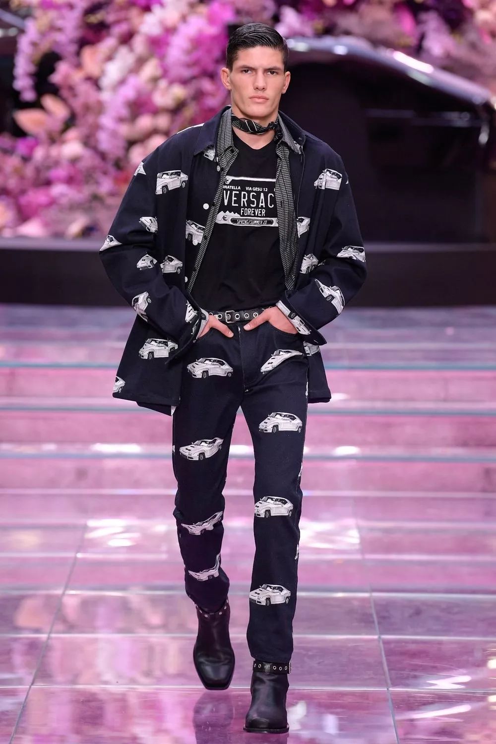范思哲2018米兰春夏男装大秀,范思哲创意总监donatellaversace