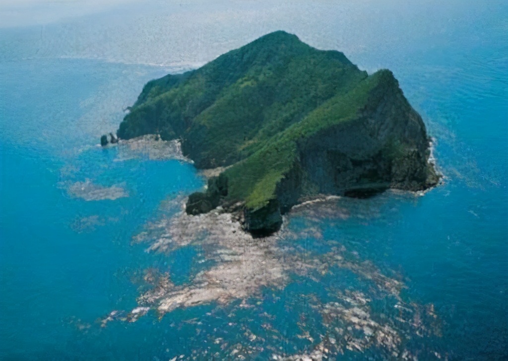 硫磺和雄黄防蛇比较哪种效果好,蛇的天敌为什么是雄黄