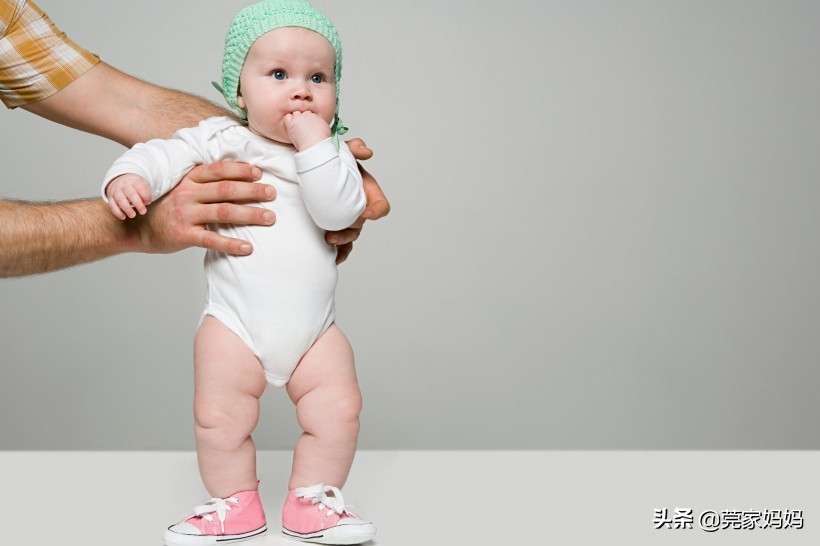 宝宝走路两腿姿势不一样,宝宝学步两腿姿势不一样
