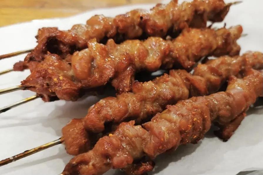 青岛即可以看海还能吃海鲜的地方,去青岛吃好海鲜看大海心情自然好