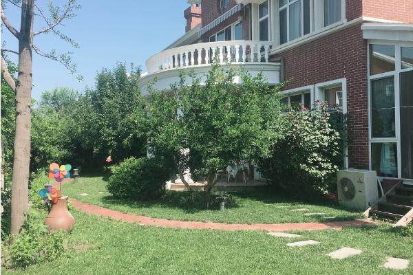 艺术与生活的交融别致居所,住在美术馆里是一种什么体验