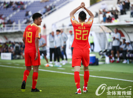 你大爷还是你大爷！虽然踢了半个赛季中卫，大宝回国足就能见血封喉