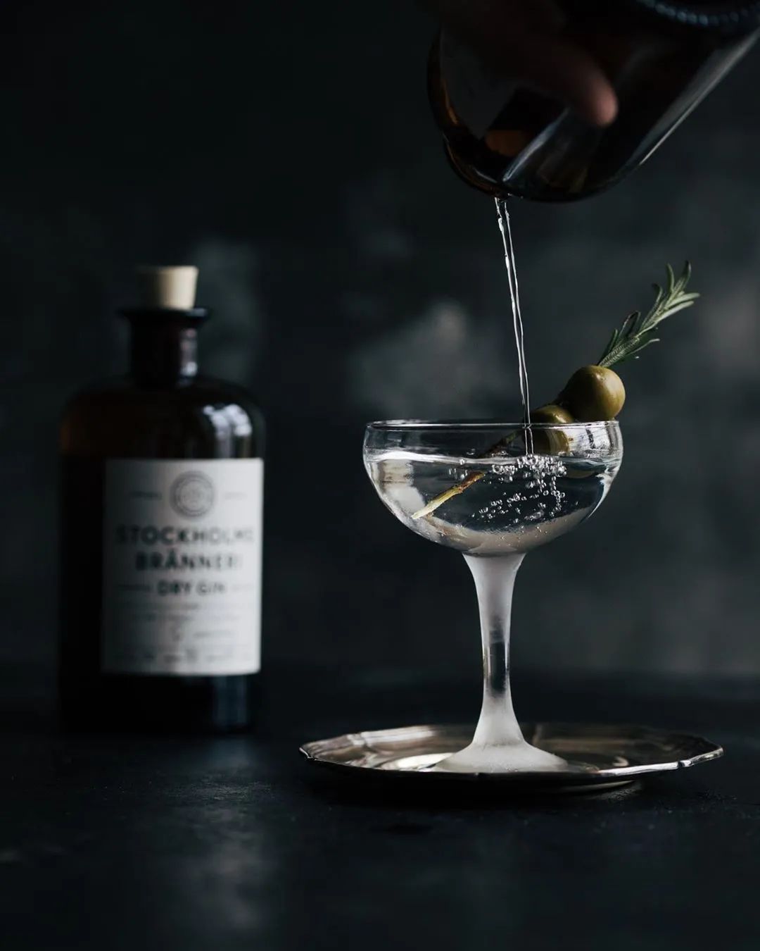 金酒与二锅头有区别吗,英国金酒怎么兑比较好喝