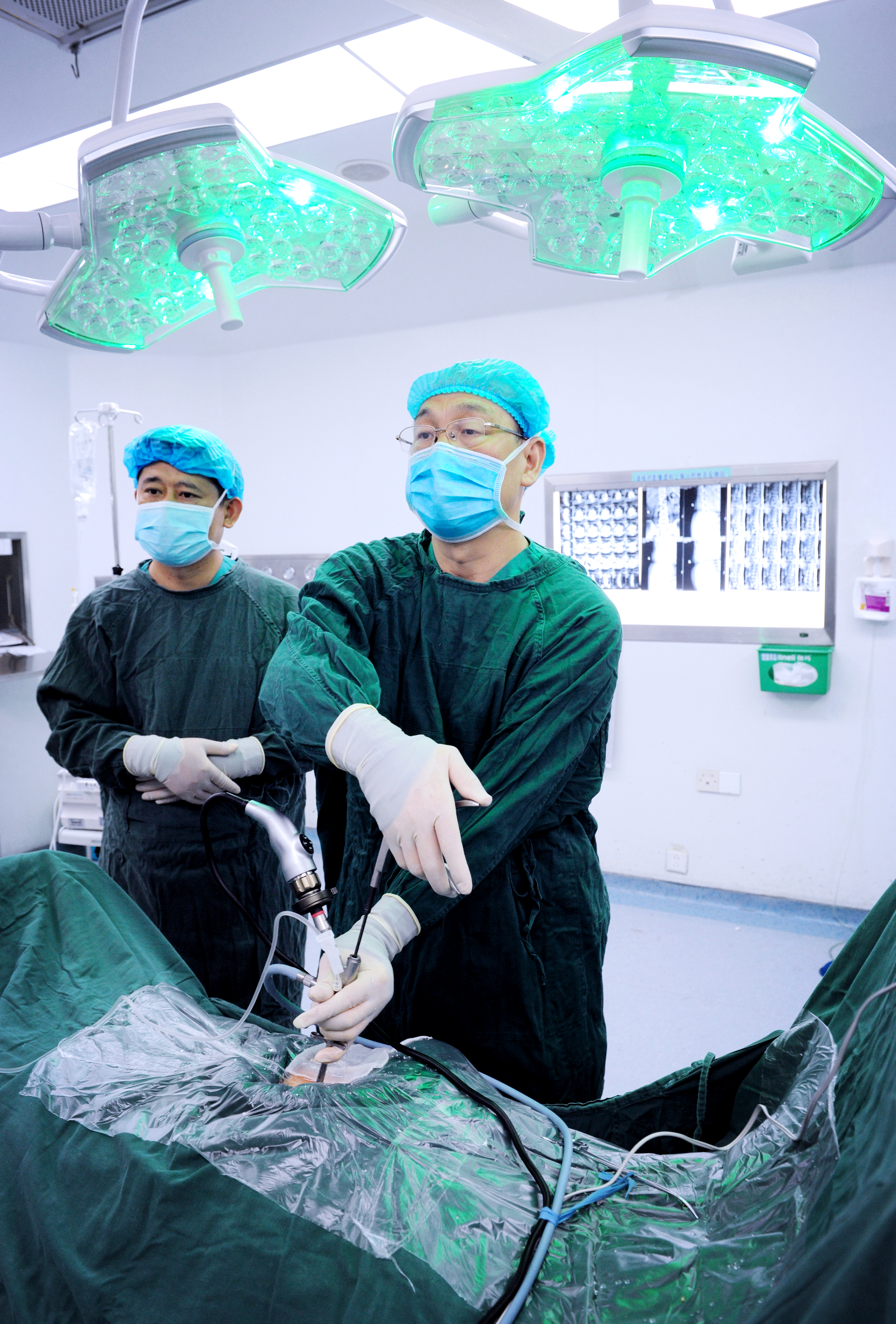 仁心妙手铸就健康脊梁——记济医院附院骨科兼脊柱外科主任孟纯阳