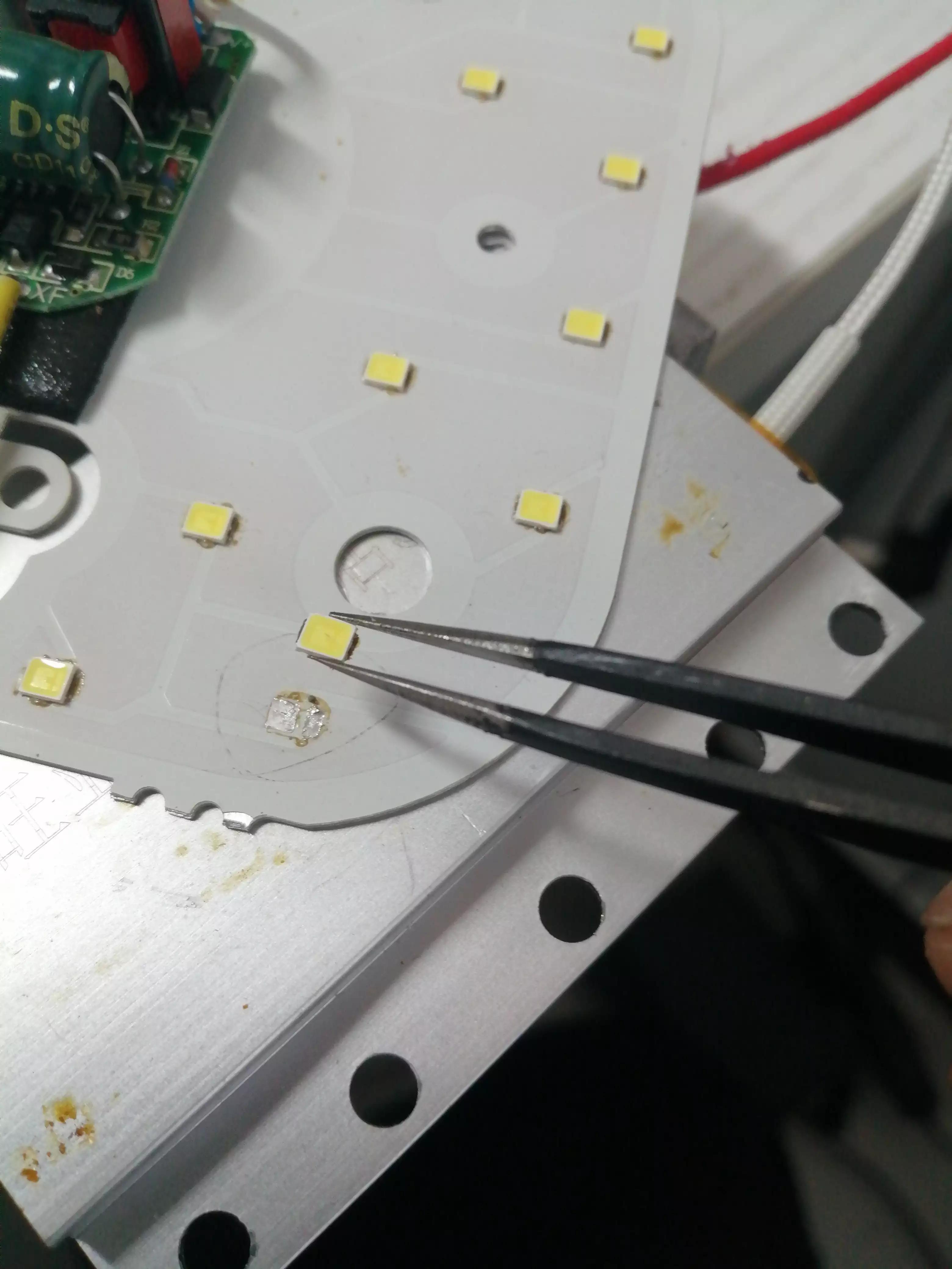 如何维修led灯长条形,怎么样维修LED灯珠