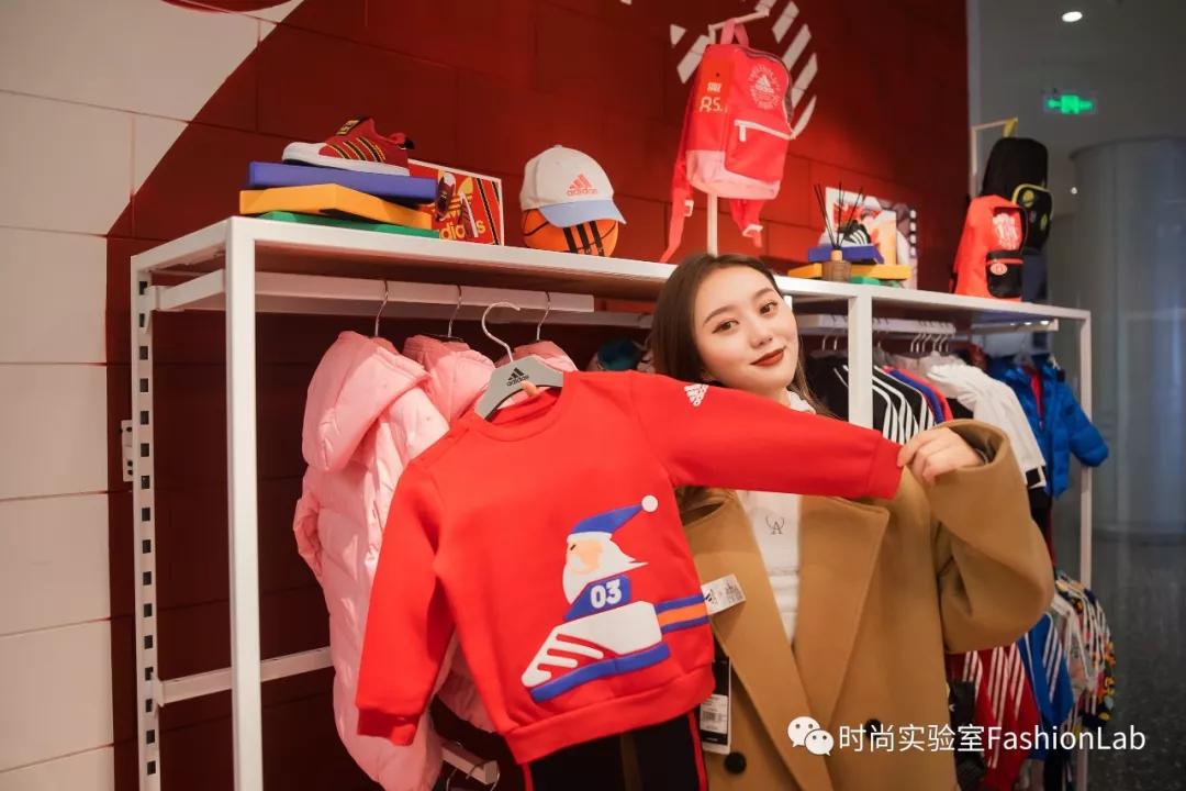 送对年终礼物是当代青年的社交核*器武**