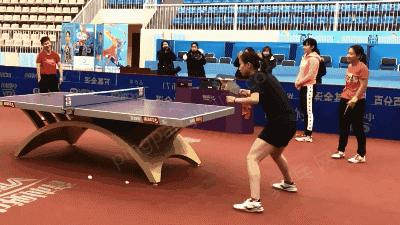 横板反手推拨的正确动作视频,反手推拨技术在练习中的常见问题