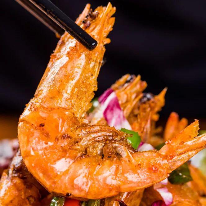 13000㎡运动餐厅，包足球场，打卡网红玻璃屋，集装箱，涂鸦楼梯