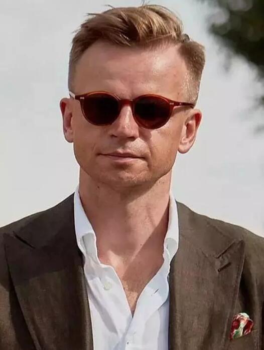 能掩盖发际线的发型,掩盖秃顶的发型男