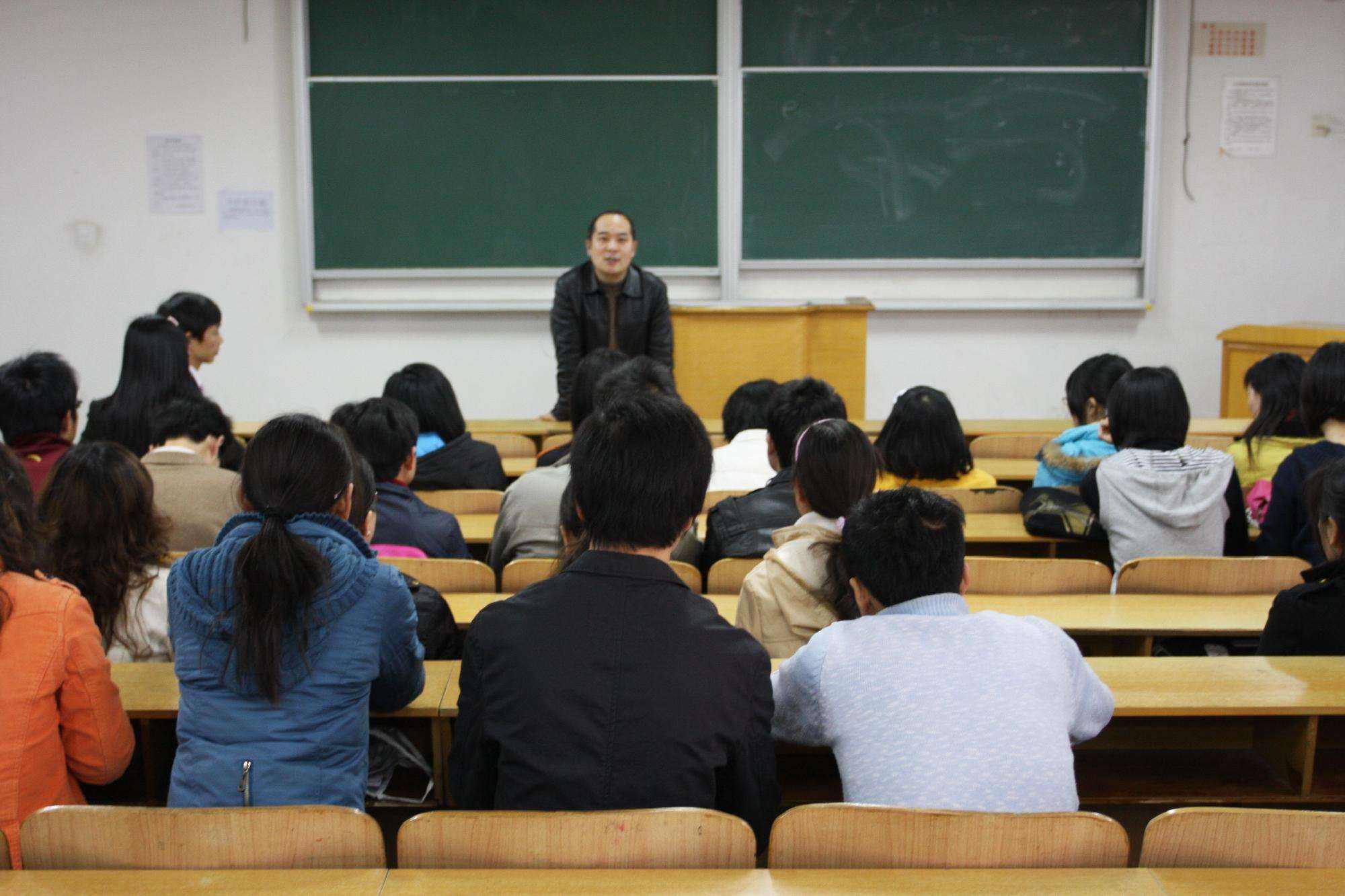 大学生考试千万别作弊,这7个后果很严重,影响考生一辈子!