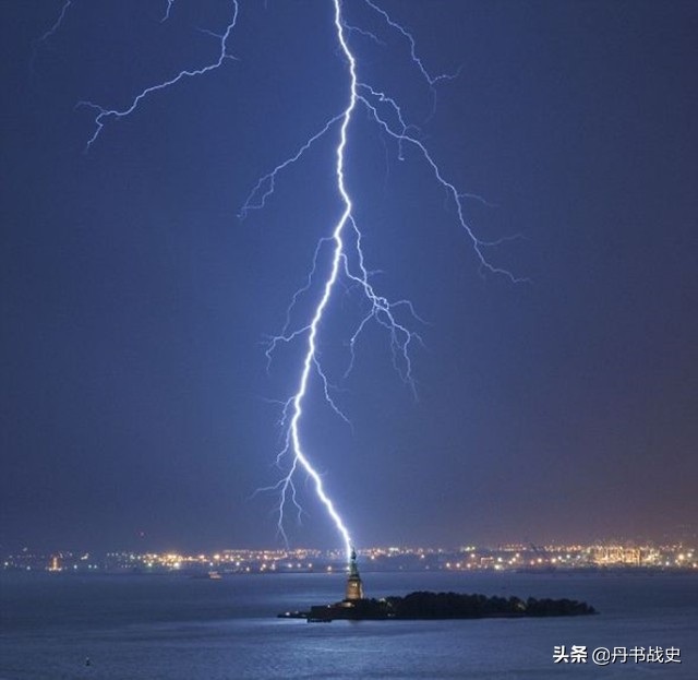 你不知道的自由女神像,由法国人设计的希腊形象雕塑,一生被雷击