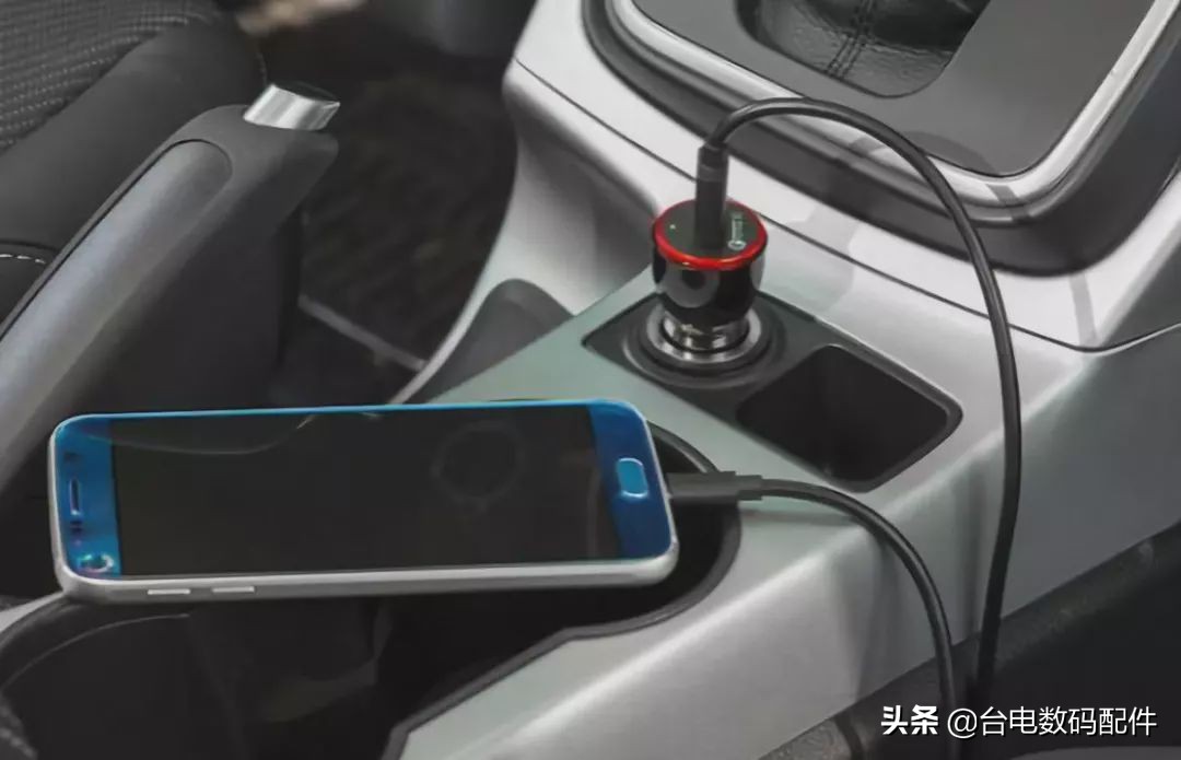 车载充电器正确选择,直观详解不起眼的车载充电器