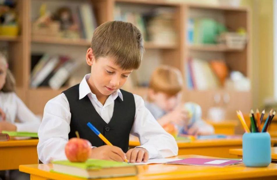 暑期孩子不愿意写作业怎么办,孩子放假期间不爱写作业怎么办