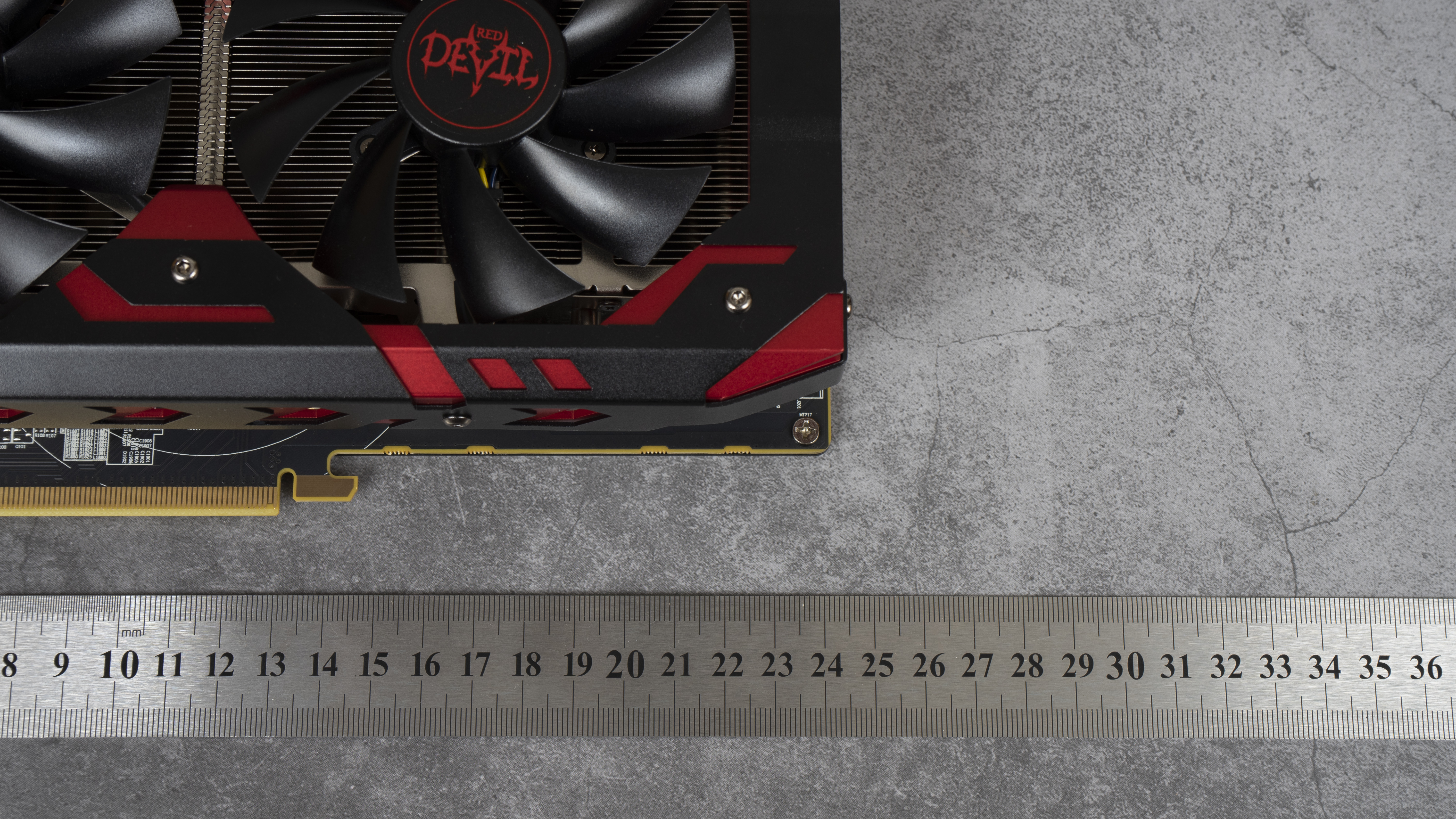 迪兰rx5908g显卡测评,rx590迪兰恶魔和蓝宝石超白金